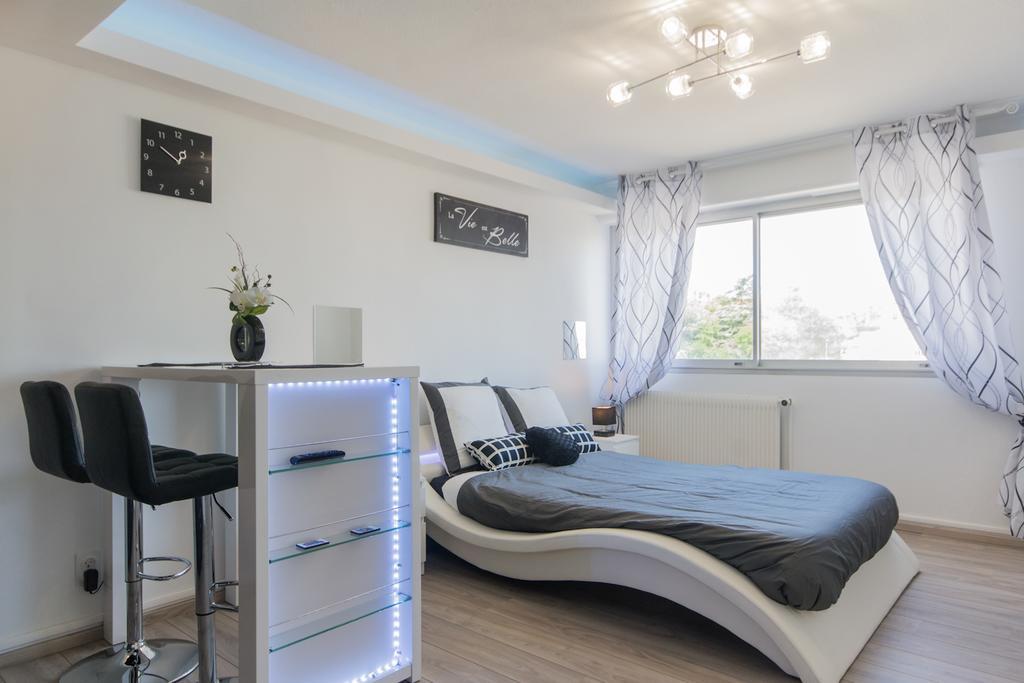 Sweethome Dijon - Black & White Exterior foto